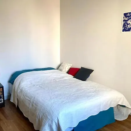 펜션 Maison De 3 Chambres Avec Terrasse Amenagee A 보비니
